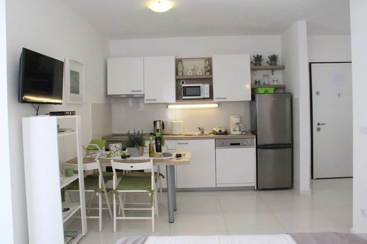Apartment Lavanda Ruzmarin Njivice Croatia