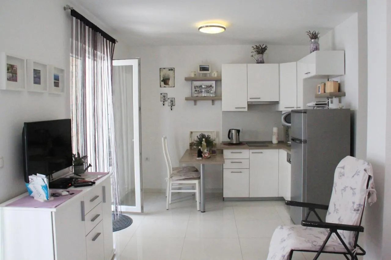 Apartment Lavanda Ruzmarin Njivice