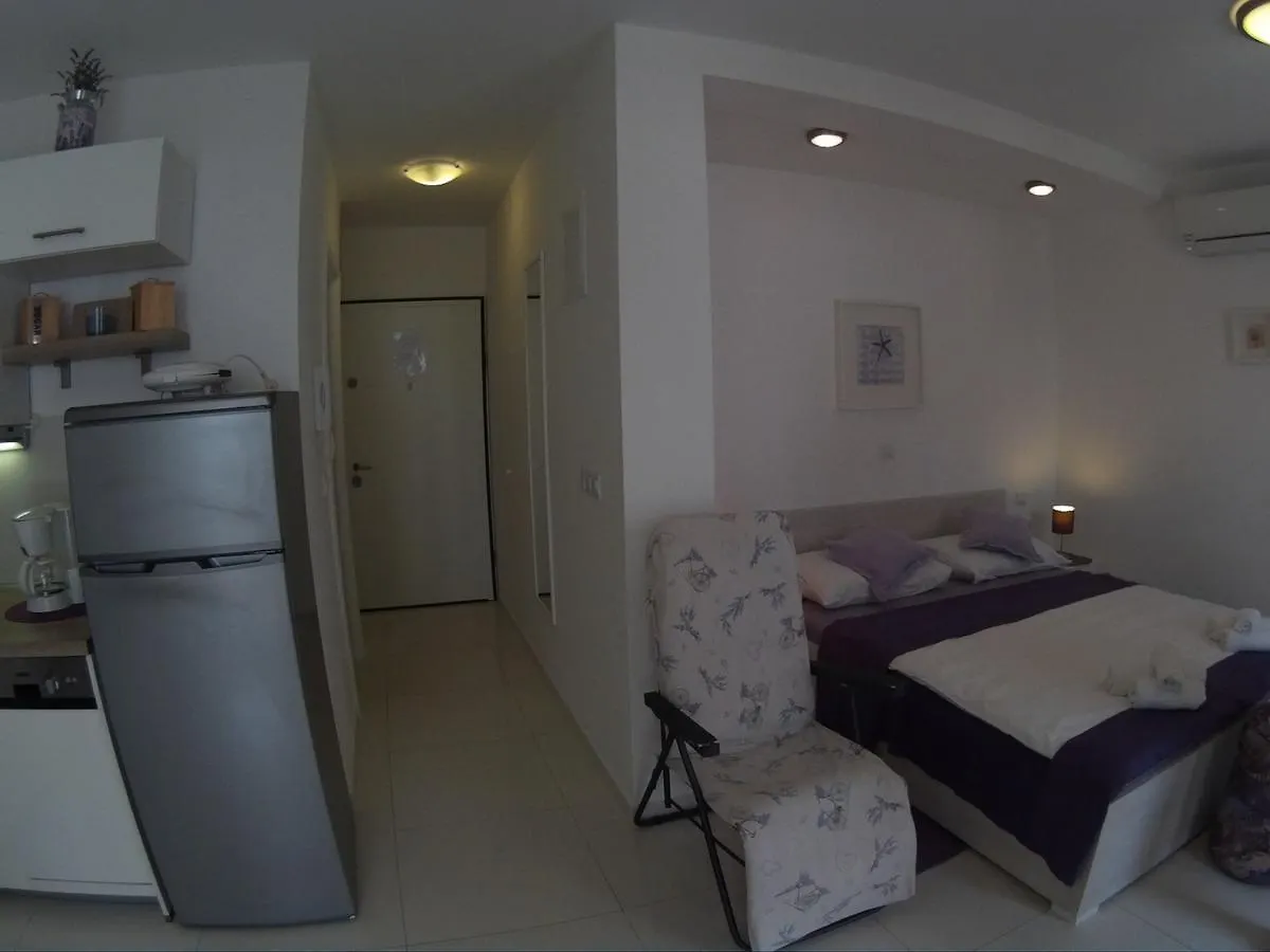 Apartment Lavanda Ruzmarin Njivice 0*,  Croatia