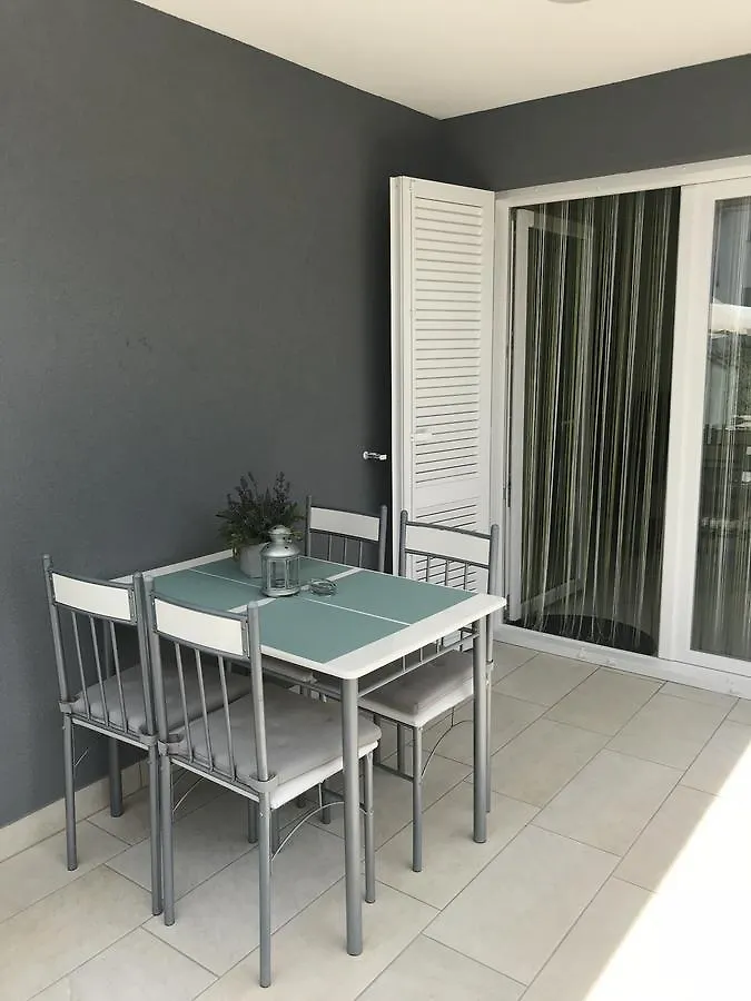 Apartment Lavanda Ruzmarin Njivice Croatia