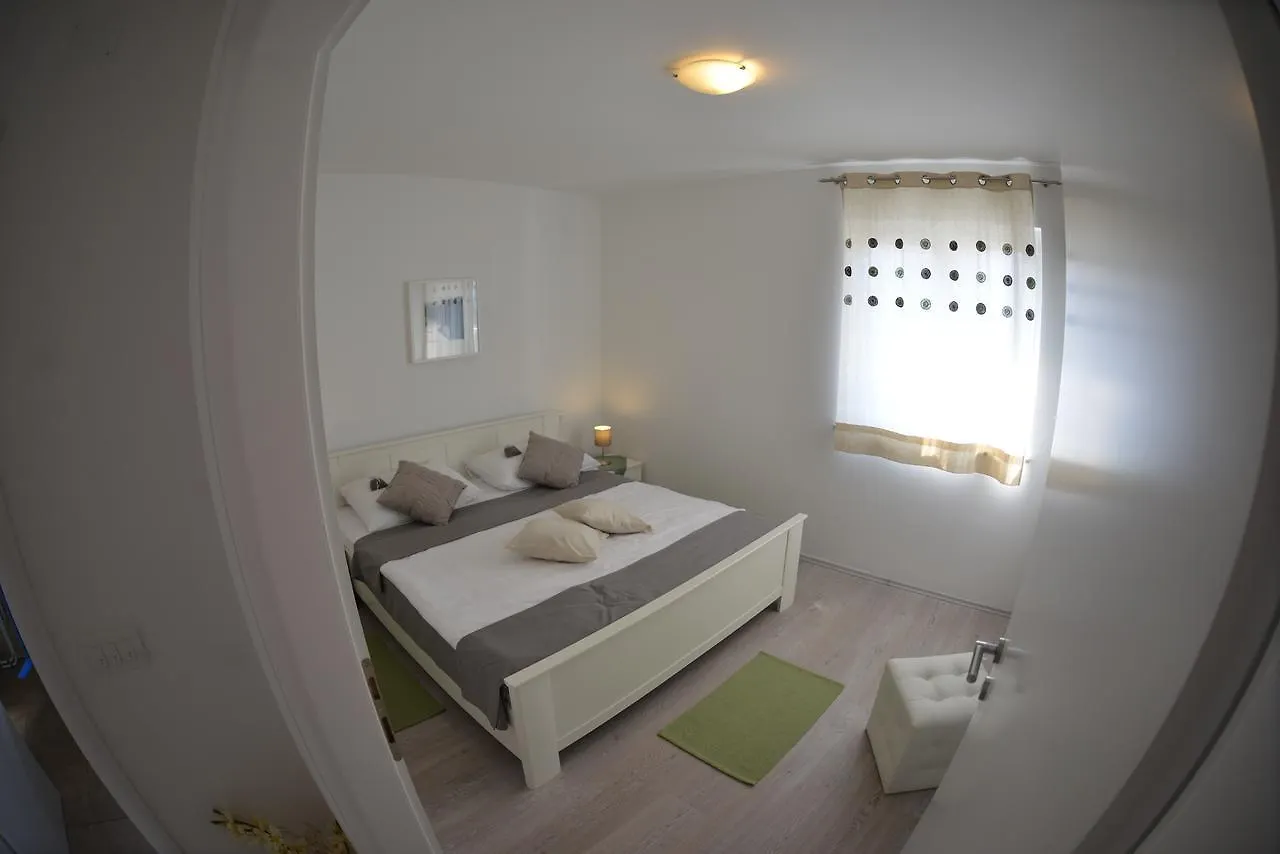 Apartment Lavanda Ruzmarin Njivice
