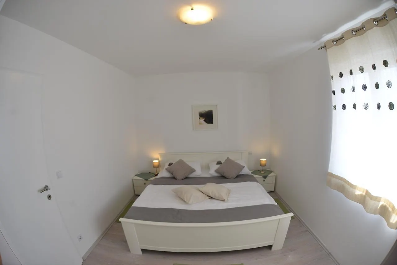 Apartment Lavanda Ruzmarin Njivice