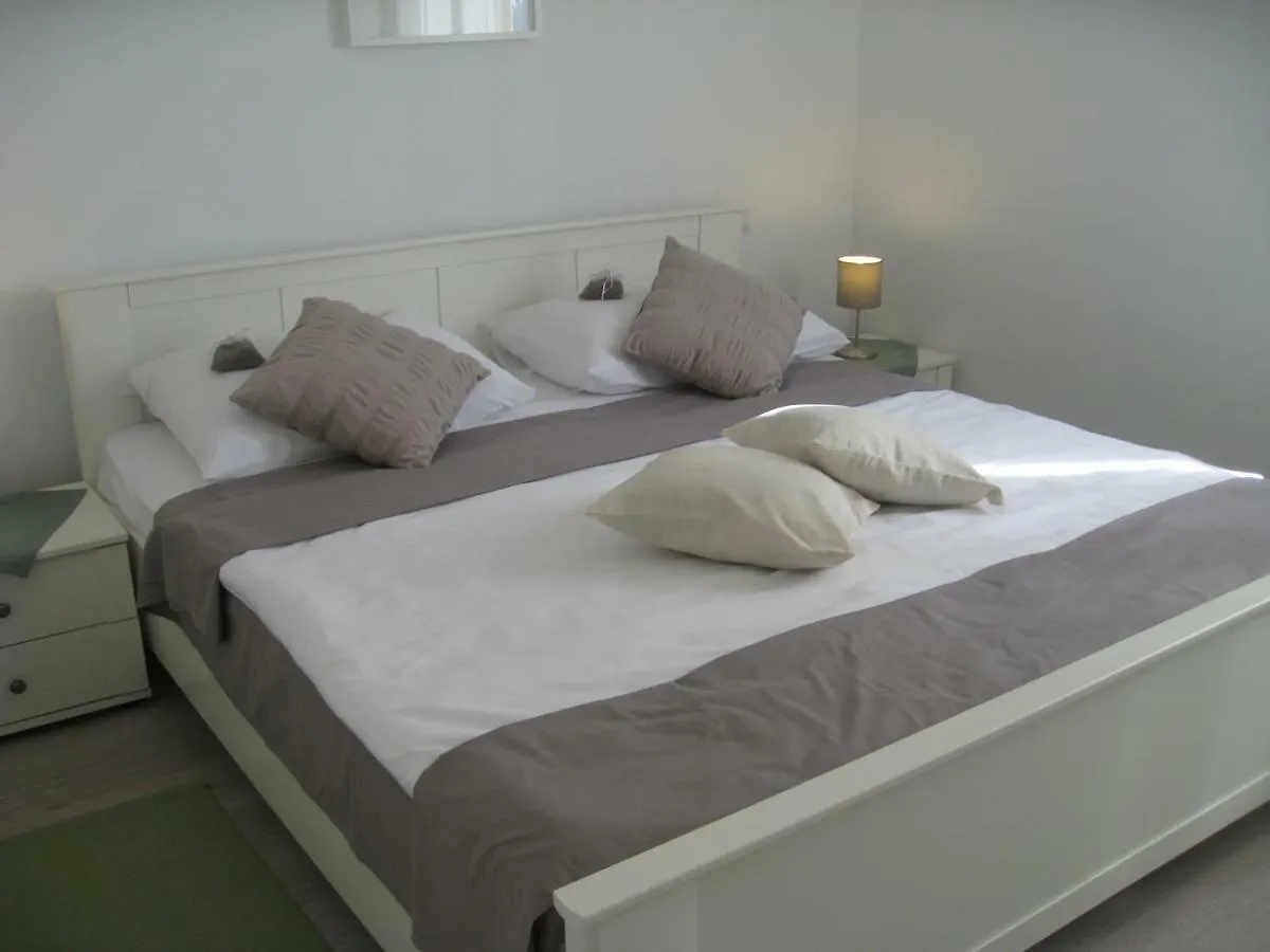 Apartment Lavanda Ruzmarin Njivice